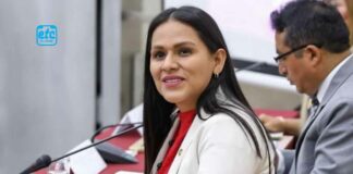 Roberto Sánchez anunció la suspensión de Silvana Robles de la bancada de Juntos por el Perú: «Rechazamos la deslealtad»